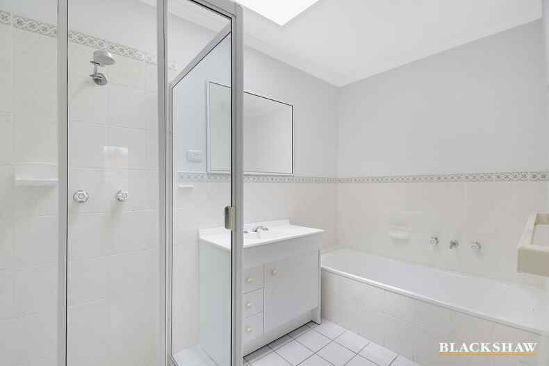 8 Lockhart Place Amaroo 8 Lockhart Place Amaroo