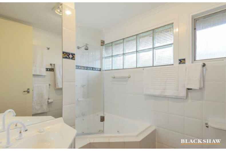 9 Gilmore Crescent Garran