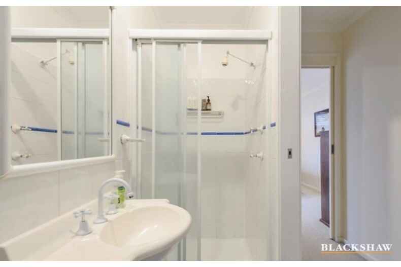 9 Gilmore Crescent Garran