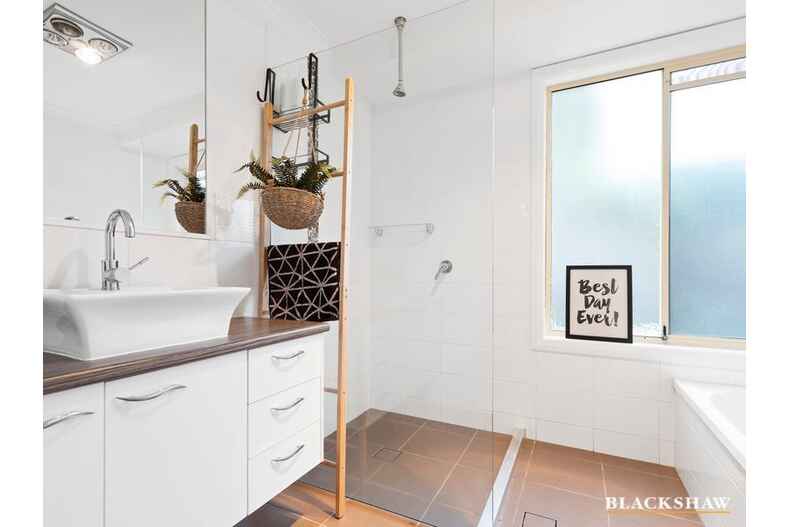 39 Karoola Crescent Surfside 39 Karoola Crescent Surfside