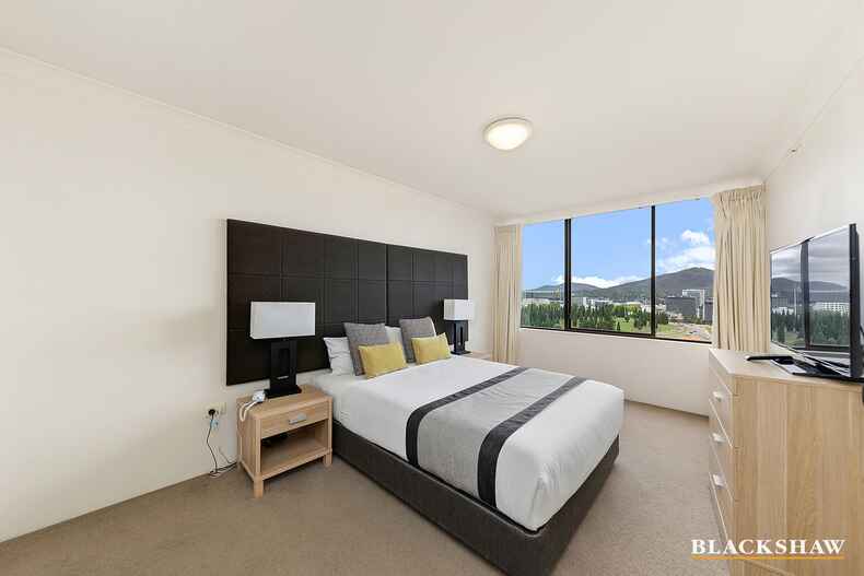 1702/2 Marcus Clarke Street City