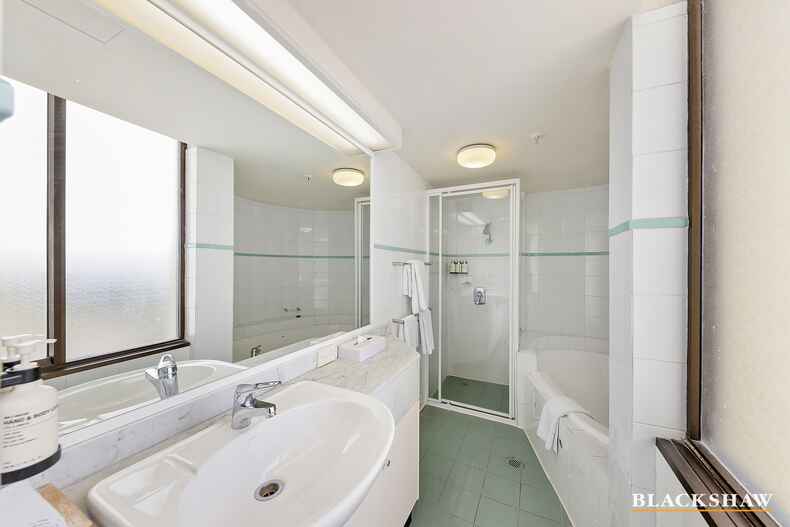 1702/2 Marcus Clarke Street City