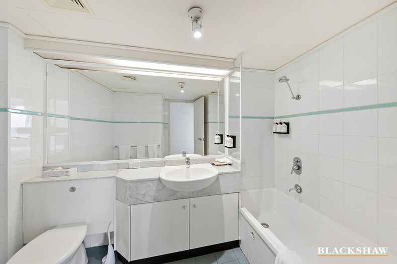 1702/2 Marcus Clarke Street City