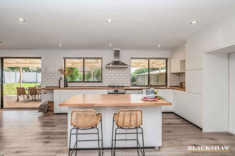 18 Whittell Crescent Florey 18 Whittell Crescent Florey