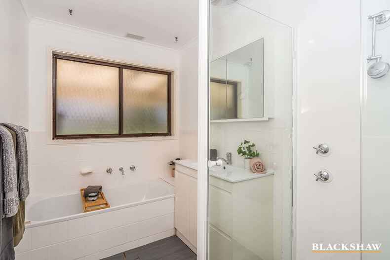 18 Whittell Crescent Florey 18 Whittell Crescent Florey