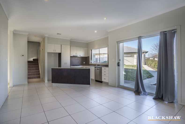 2 Megalong Crescent Harrison