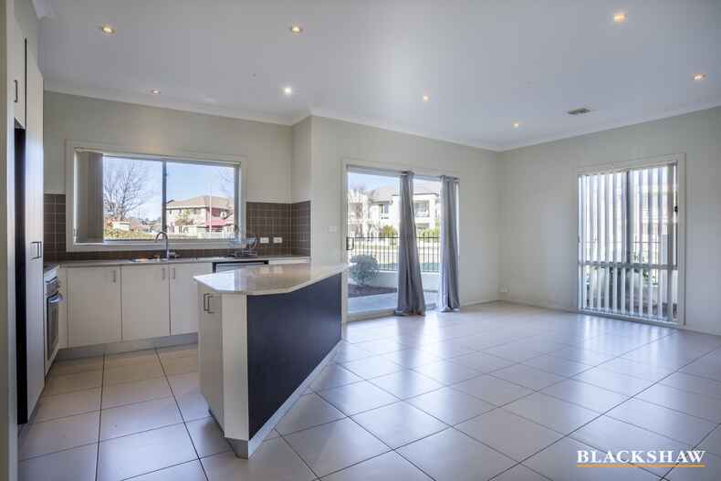 2 Megalong Crescent Harrison
