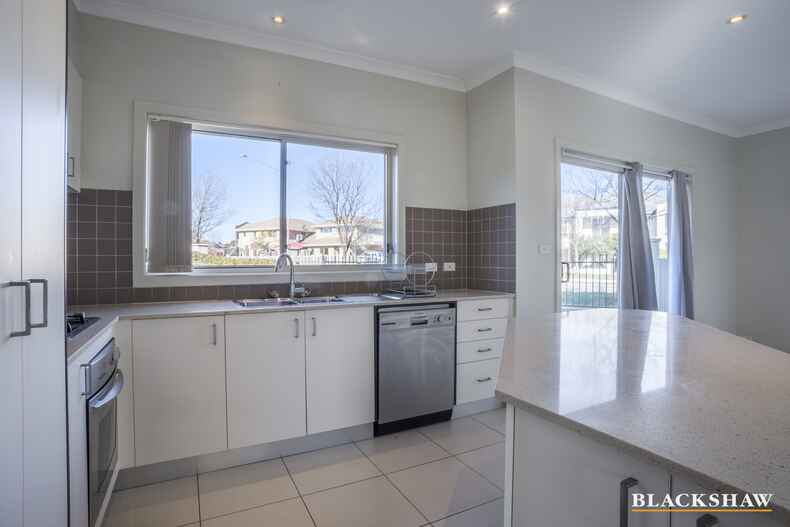 2 Megalong Crescent Harrison