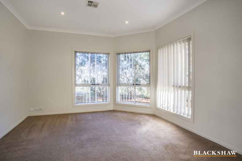 2 Megalong Crescent Harrison