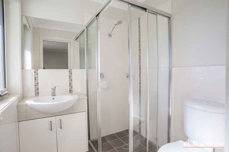 2 Megalong Crescent Harrison