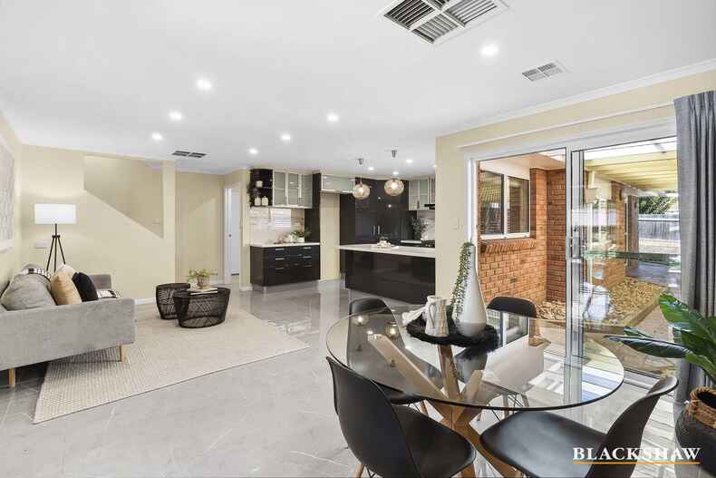 5 Belfield Crescent Florey 5 Belfield Crescent Florey