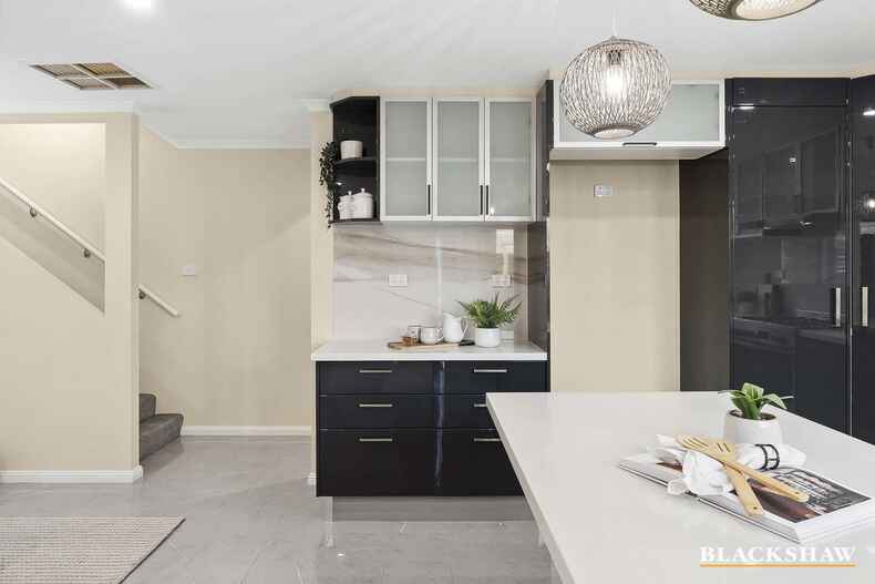 5 Belfield Crescent Florey 5 Belfield Crescent Florey