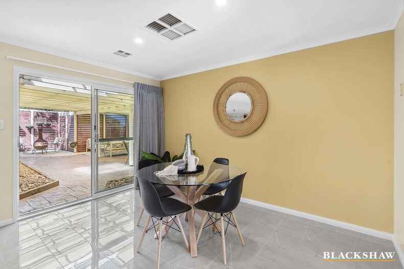 5 Belfield Crescent Florey 5 Belfield Crescent Florey