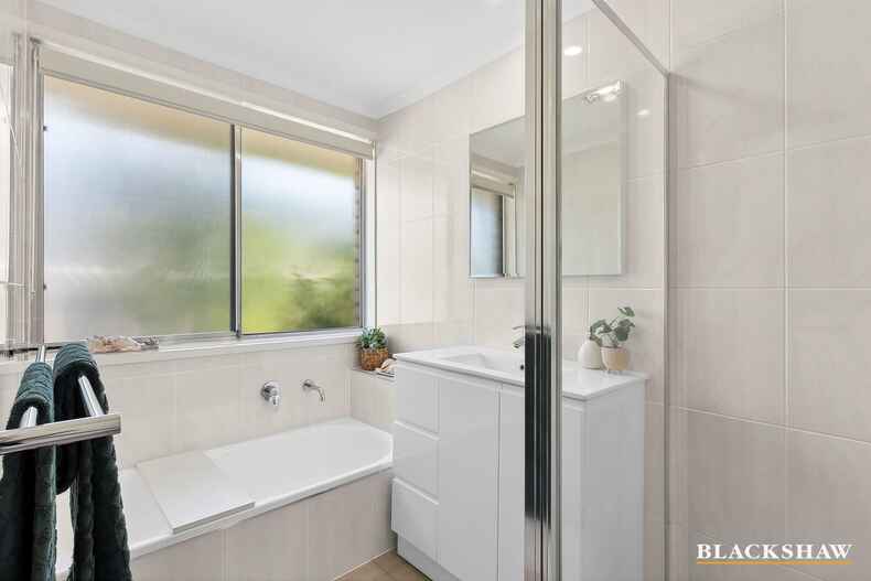 14 Badenoch Crescent Evatt 14 Badenoch Crescent Evatt