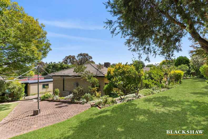 14 Badenoch Crescent Evatt 14 Badenoch Crescent Evatt