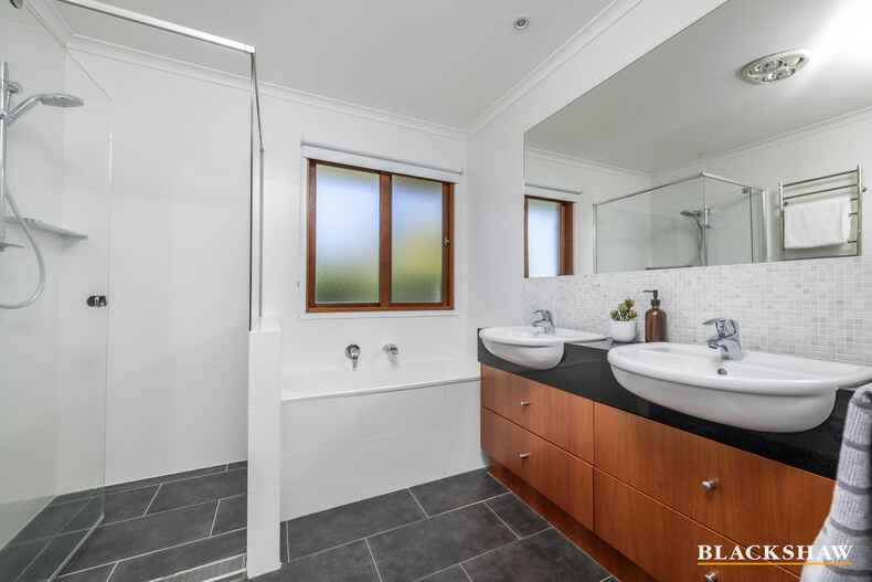 11 Mowle Place Weetangera