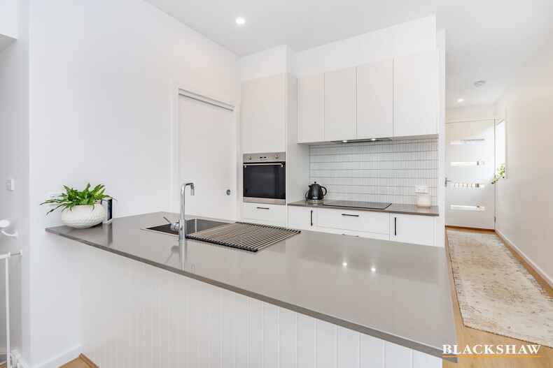 21/2 Eureka Way Denman Prospect