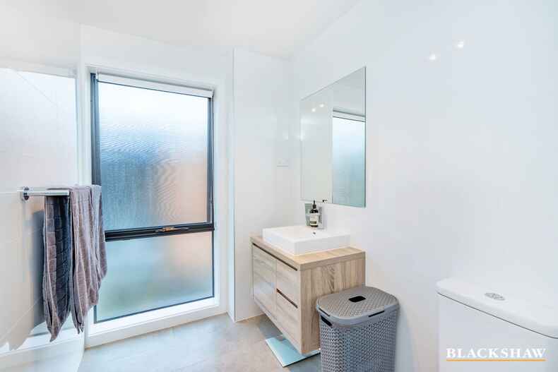 21/2 Eureka Way Denman Prospect