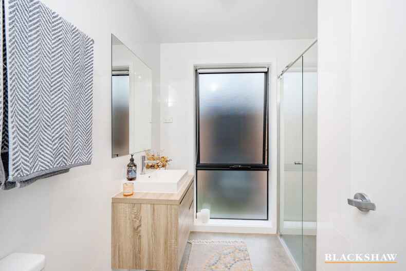 21/2 Eureka Way Denman Prospect