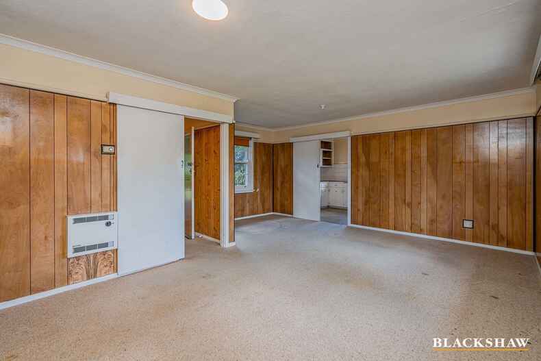 35 MacDonnell Street Yarralumla 35 MacDonnell Street Yarralumla