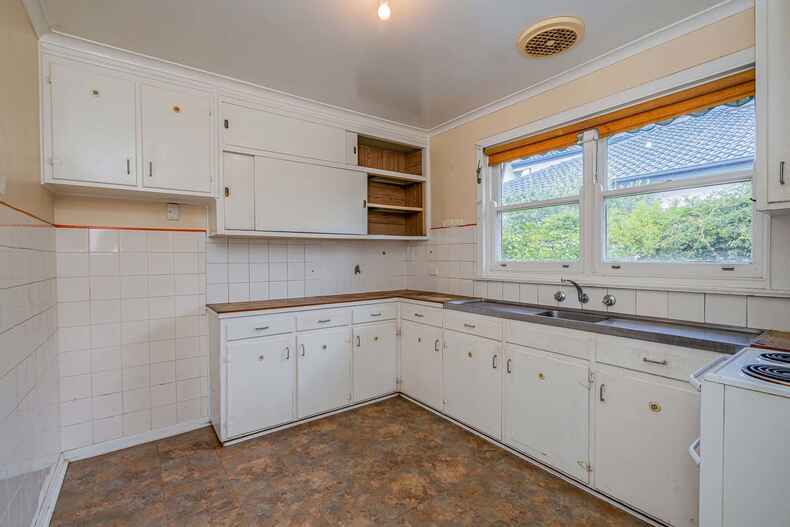 35 MacDonnell Street Yarralumla 35 MacDonnell Street Yarralumla