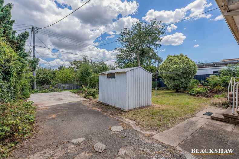 35 MacDonnell Street Yarralumla 35 MacDonnell Street Yarralumla