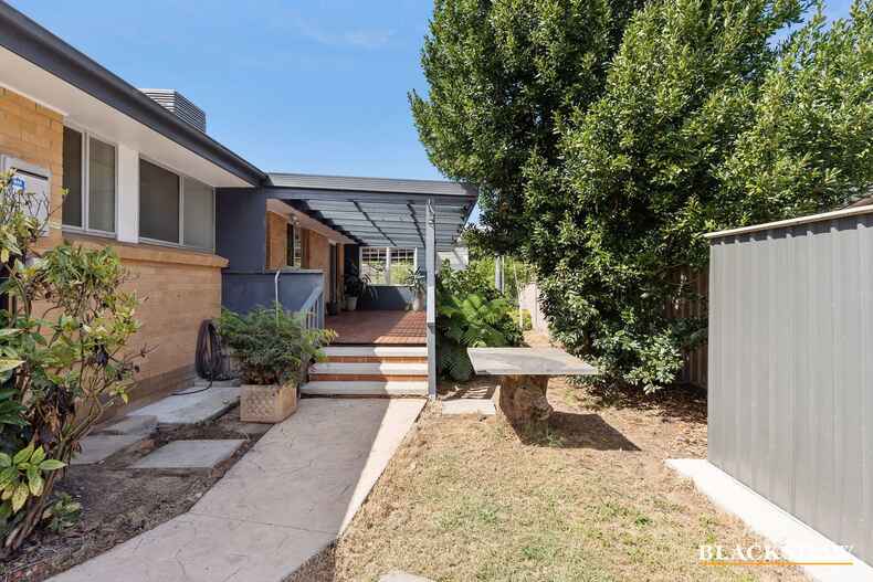 5 Dewar Place Evatt 5 Dewar Place Evatt