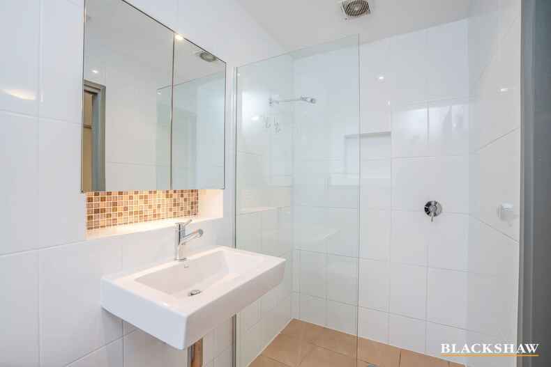 1/11 Cordeaux Street Duffy