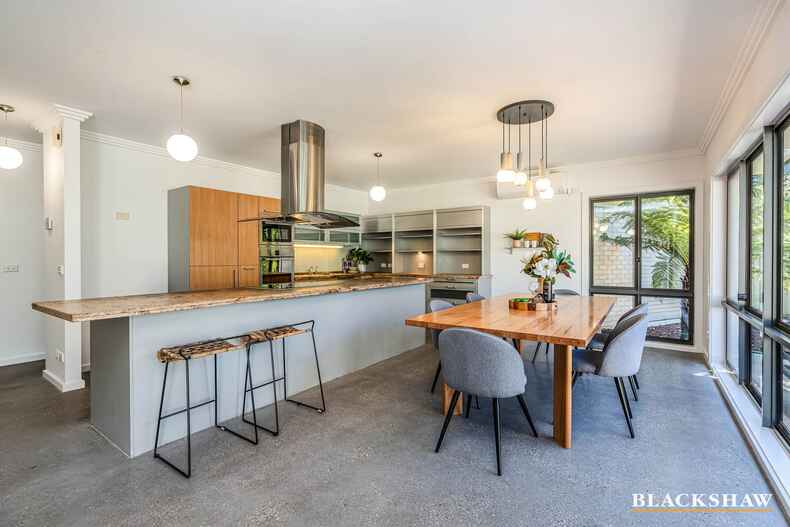 31 Calder Crescent Holder