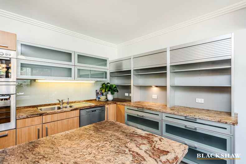 31 Calder Crescent Holder