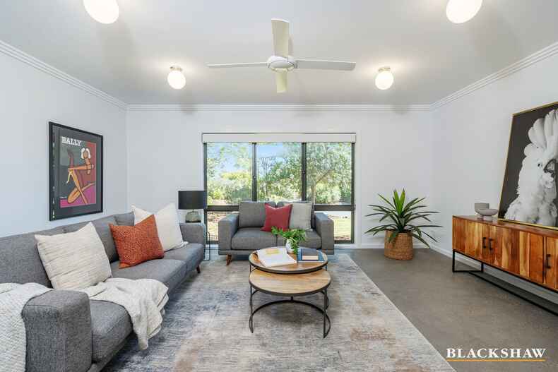 31 Calder Crescent Holder