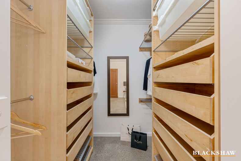 31 Calder Crescent Holder