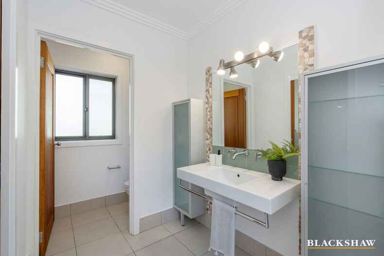 31 Calder Crescent Holder