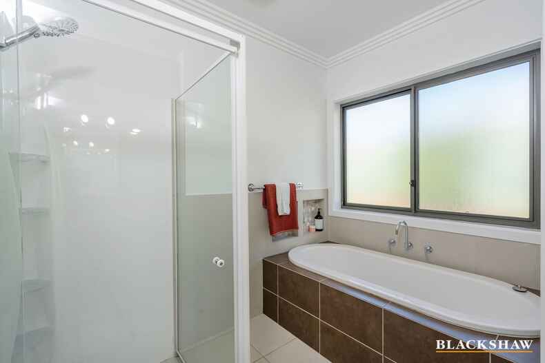 31 Calder Crescent Holder