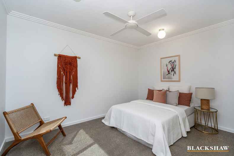 31 Calder Crescent Holder