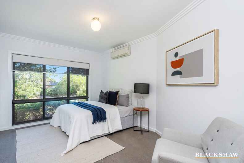 31 Calder Crescent Holder