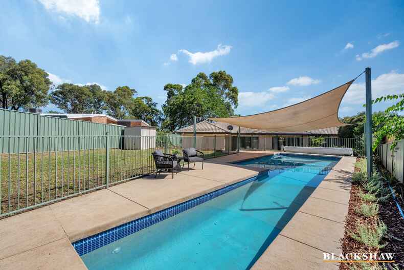 31 Calder Crescent Holder