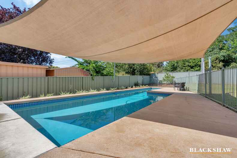 31 Calder Crescent Holder