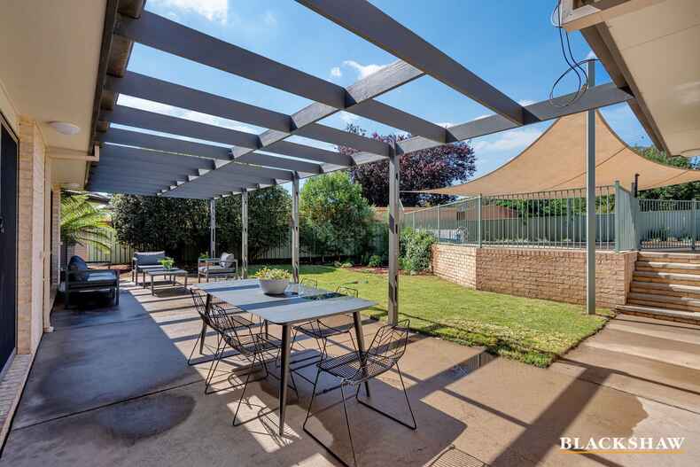 31 Calder Crescent Holder