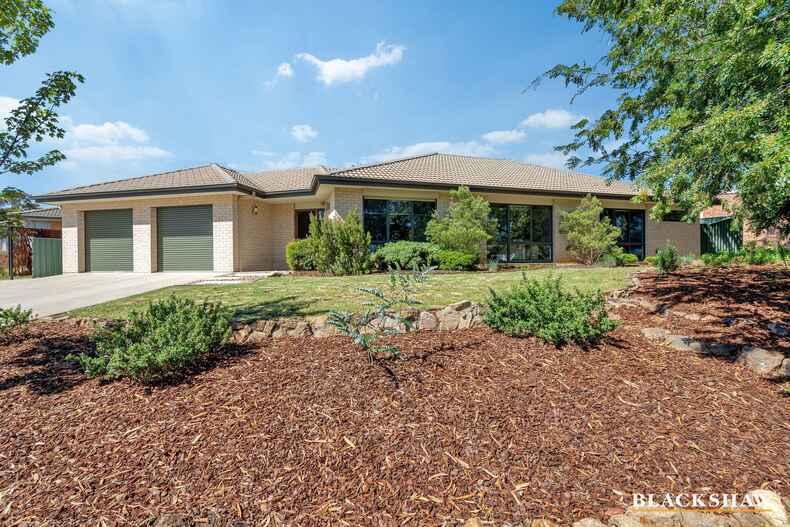 31 Calder Crescent Holder