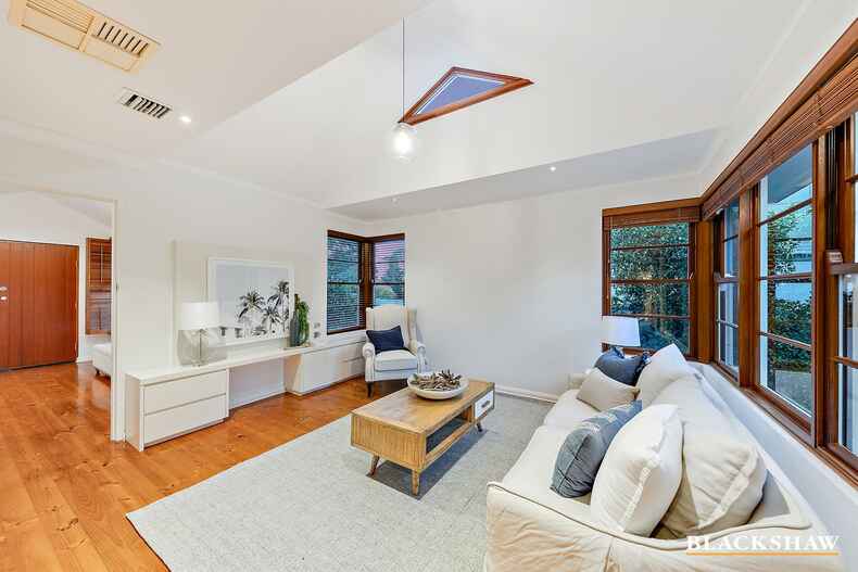 70 Banks Street Yarralumla 70 Banks Street Yarralumla