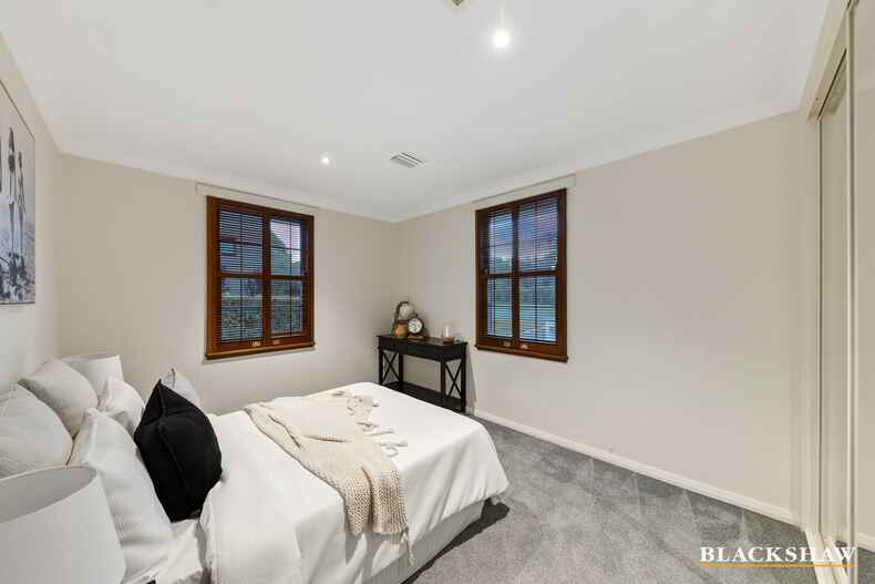 70 Banks Street Yarralumla 70 Banks Street Yarralumla