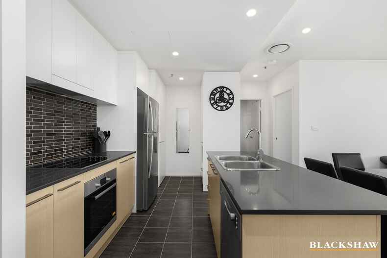 226/7 Irving Street Phillip