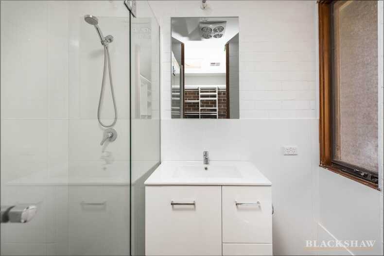 32/83 Crozier Circuit Kambah