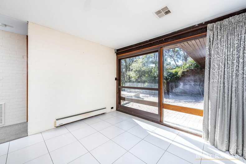 32/83 Crozier Circuit Kambah