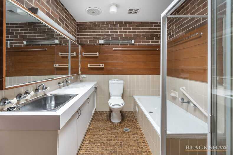 32/83 Crozier Circuit Kambah