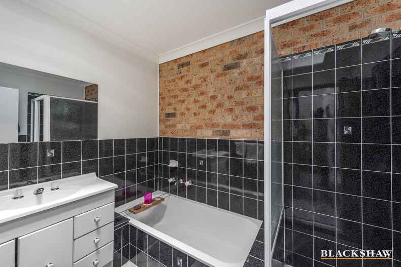 16/30 Darcy Close Gordon