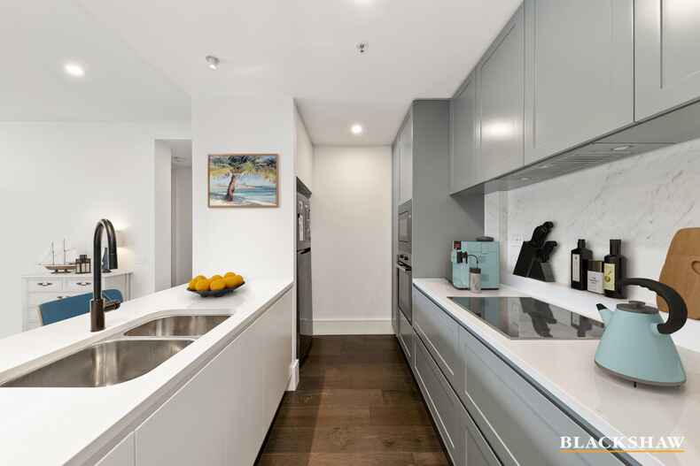 30/6 Lady Nelson Place Red Hill