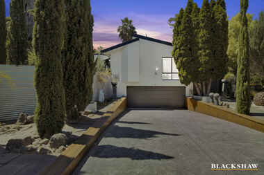 16 Gosman Close Oxley