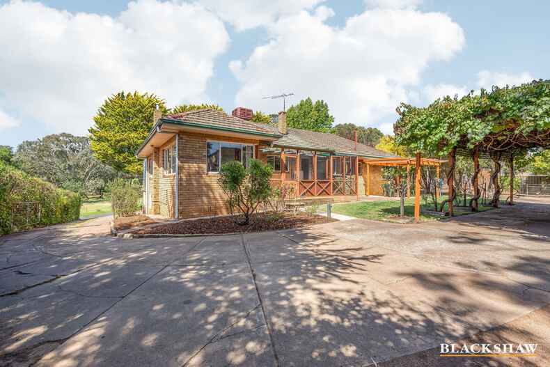 15 Links Road Yass 15 Links Road Yass